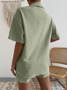 Shorts con blusa unicolor con parche de bolsillo de hombros caídos - verde menta - Ver 2