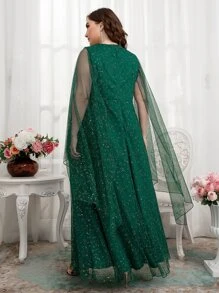 SHEIN Belle Talla grande Vestido de dama de honor de manga capa de malla de fiesta - Verde militar - Ver 3