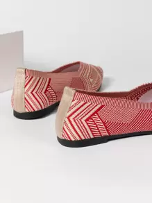 Women's Flat Slip-On Shoes, Spring Autumn New Lightweight Comfortable Breathable Knit Pointed Toe Loafers, Plus Size - Red and White - View 2