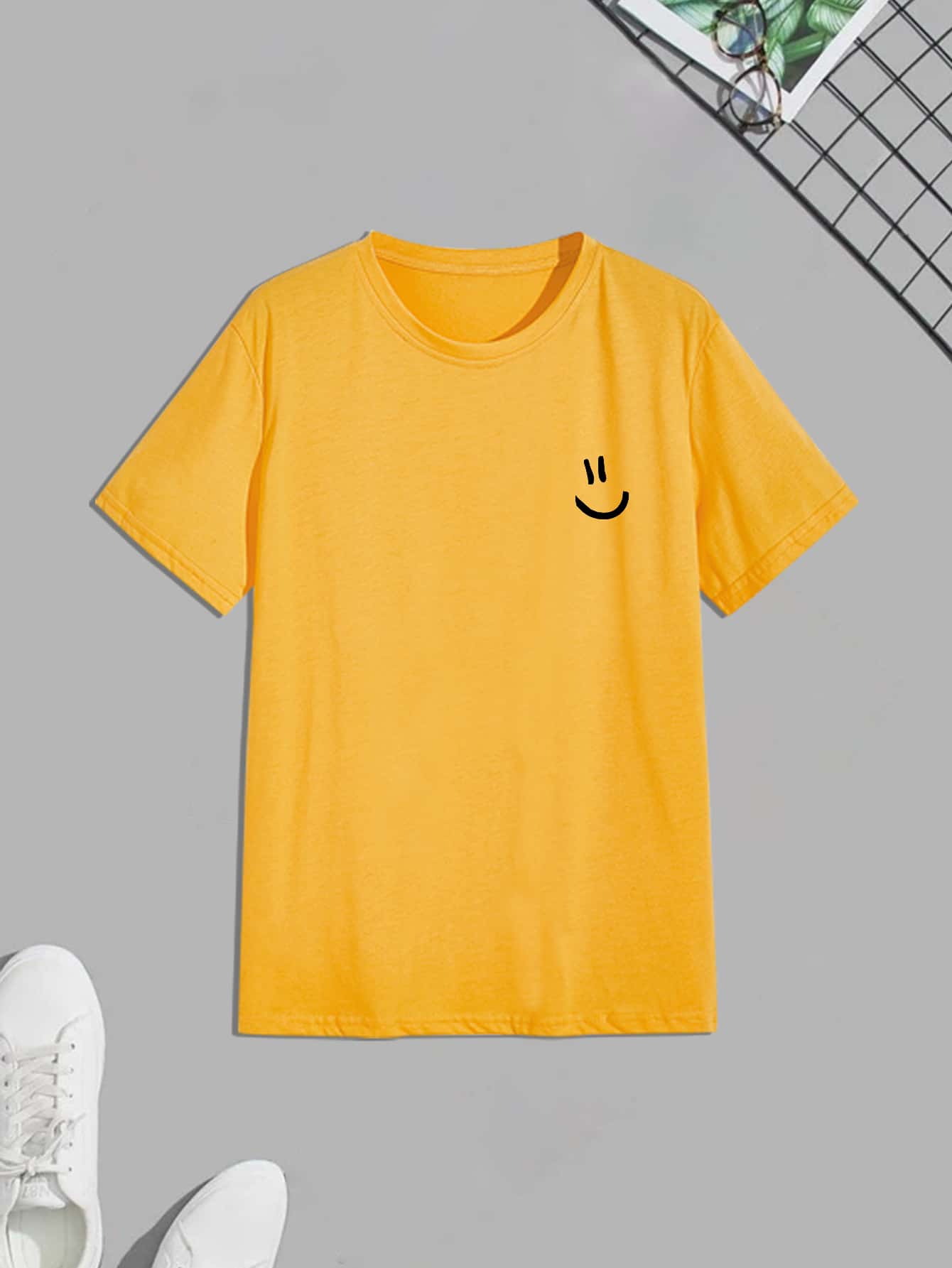 Manfinity Hypemode Men Cartoon Face Print Tee - Yellow - View 1