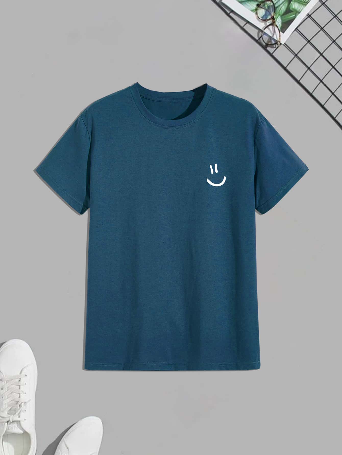 Manfinity Hypemode Men Cartoon Face Print Tee - Navy Blue - View 1