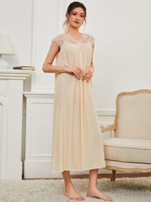 SHEIN Contrast Lace Night Dress