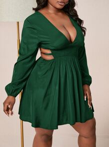 Slaydiva 大碼深V領腰部鏤空後綁帶A字洋裝 - 墨綠色 - 查看 3