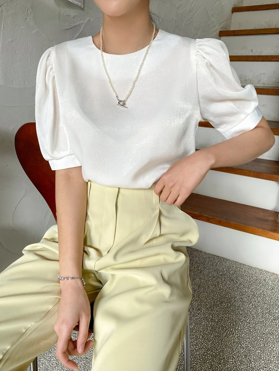 DAZY Áo sơ mi tay phồng sau lỗ khóa - trắng - Xem 1