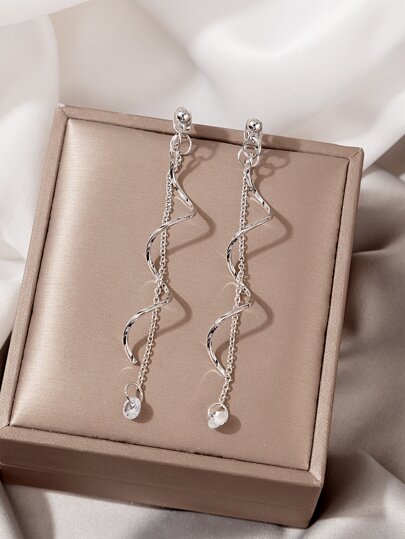 أقراط متدلية مزينة بحجر الراين