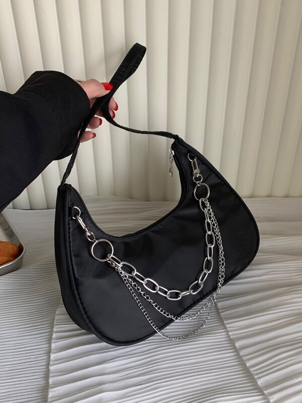 Bolsa de Ombro Feminina com Alça de Corrente na Moda, Bolsa de Ombro em Formato de Lua Crescente, Bolsa Feminina de Estilo Punk, Bolsa Feminina com Decoração de Corrente de Metal