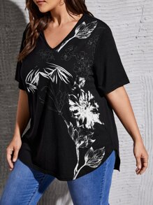 EMERY ROSE Plus V-neck Floral Print Tee - Black - View 3