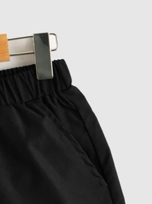 SHEIN 夏季男孩反光卡通圖案彈性腰休閒短褲