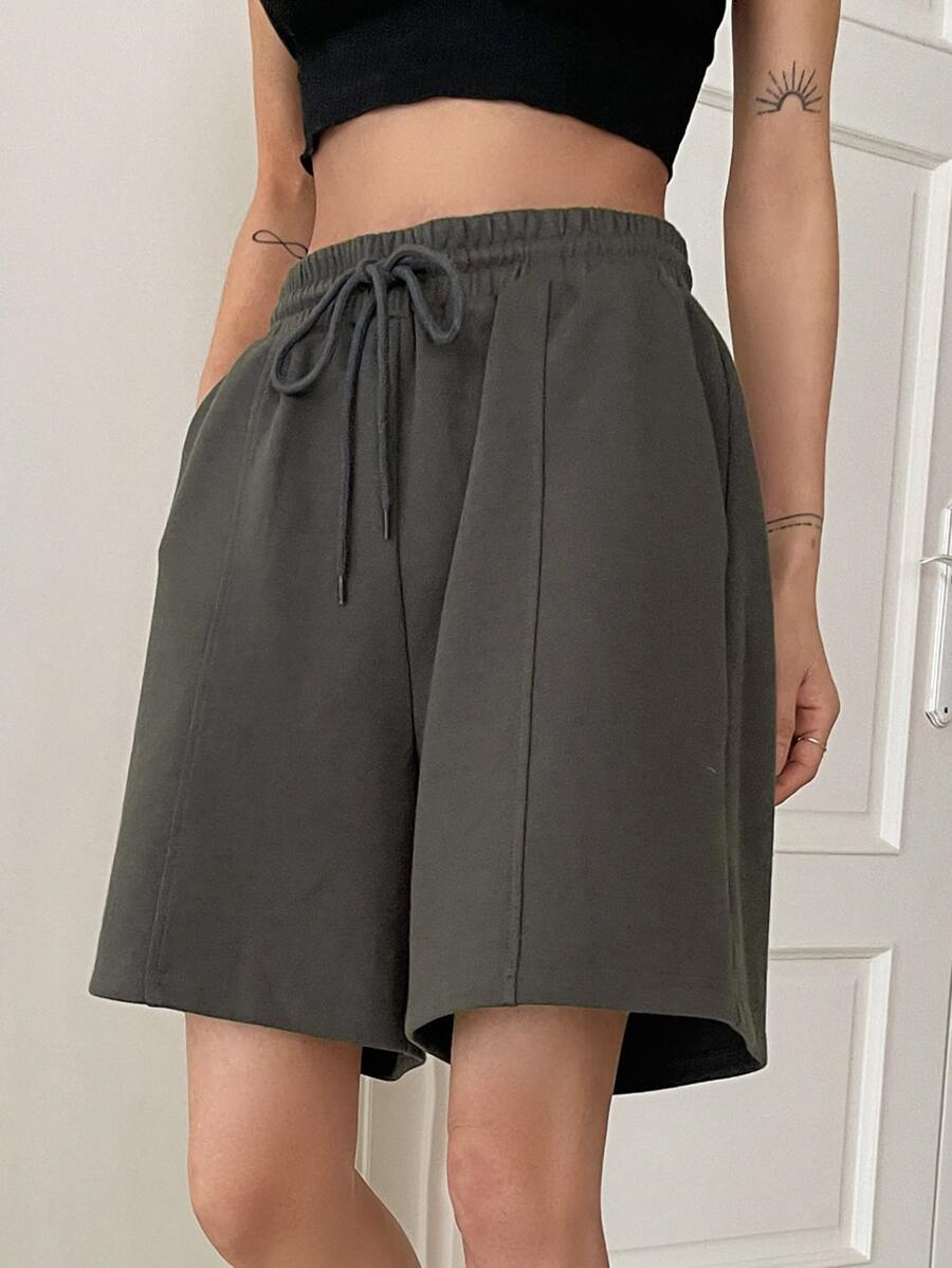 DAZY 腰部抽繩闊腿短褲 - 深灰色 - 查看 1