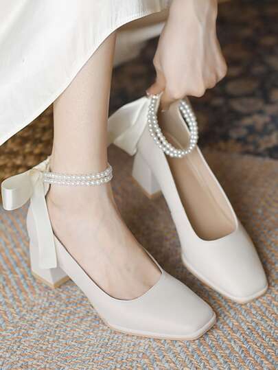 人工パールデコレーション スクエアトゥ チャンキーヒールパンプスの画像