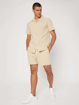 بدلة قميص وشورت قطن أحادية اللون ذات طوق واسع للرجال