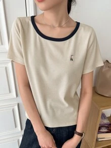 DAZY 人物刺繡鑲邊T恤 - 杏色 - 查看 5