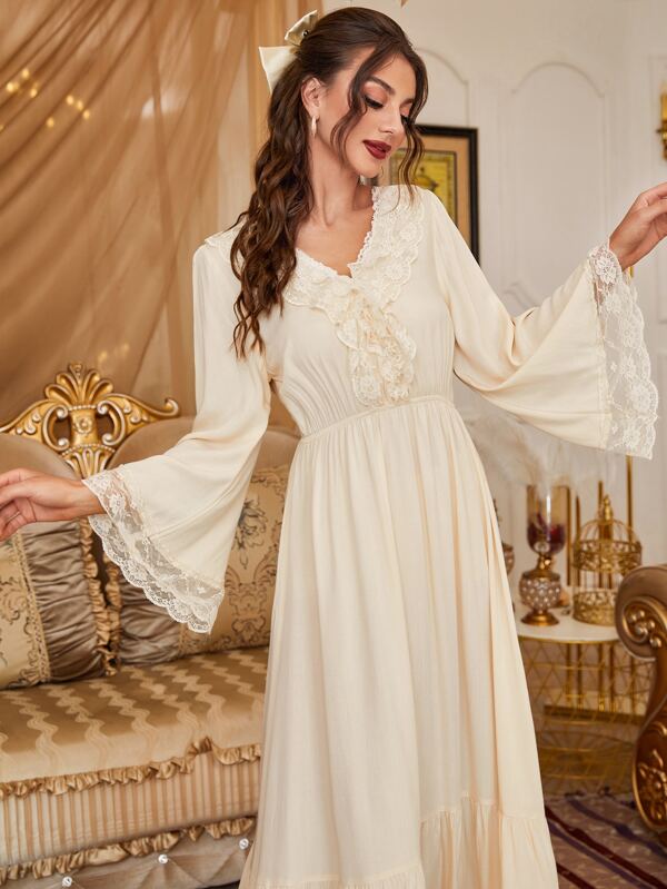PalaceNights Rochie lungă de noapte tip pijama cu mâneci tip trompetă și volane din dantelă contrastantă Luxeloungewear, Vacation