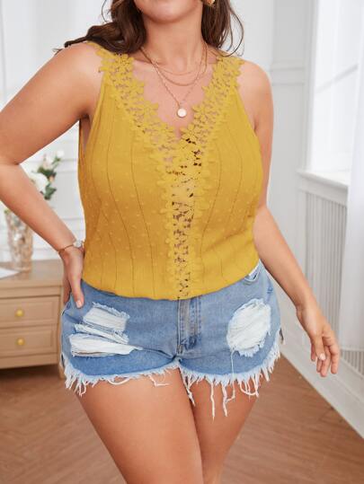 بلوزة منقط سويسري مقلم بدانتيل شبكي مقاس كبير