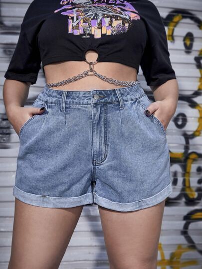 شورت دنيم جيب مائل حافة ملفوفة بدون حزام مقاس كبير