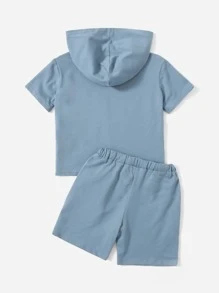 SHEIN 小男童標語圖案貼布細節連帽上衣和短褲套裝 - 霧霾藍 - 查看 2