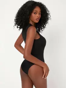 SHEIN BASICS Solid Round Neck Fitted Tank Bodysuit