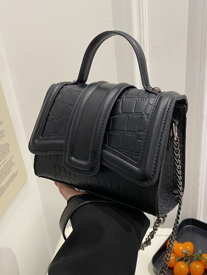 CONTAINEVERY حقيبة مربعة صغيرة مفرغة بكسرات على شكل تمساح ذات سلسلة رفيعة، خفيفة الوزن وأنيقة مناسبة للبنات المراهقات والسيدات الطالبات والموظفات، مثالية للمكتب والجامعة والعمل وأنشطة الرحلات والتنقل والأعمال والخروجات، حقيبة نسائية أنيقة