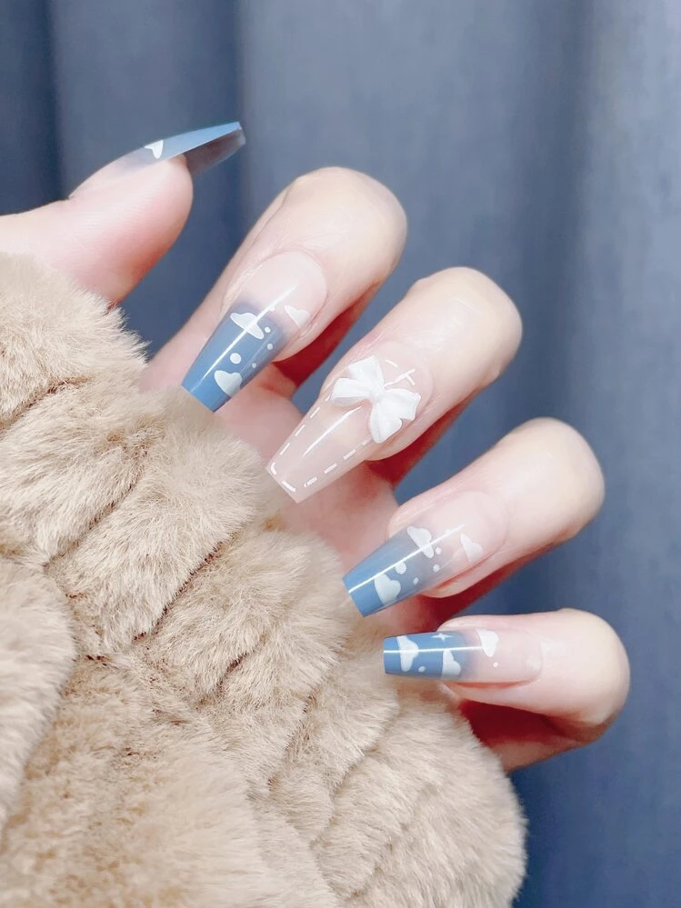 24ピース 雲パターン ネイルチップ ＆ 1個 つめやすり ＆ 1シート