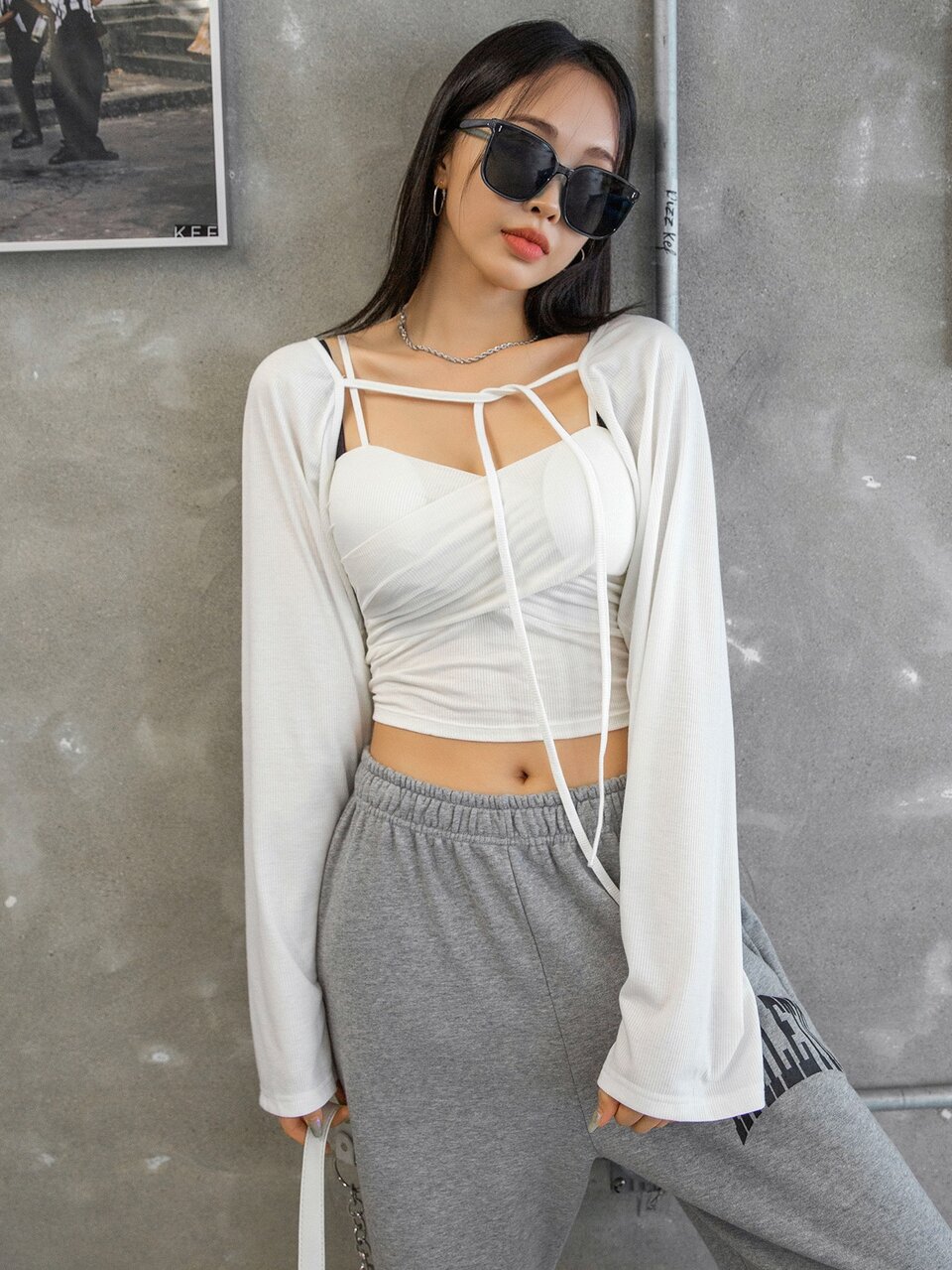 1pc Raglan Sleeve Knot Front Crop Top