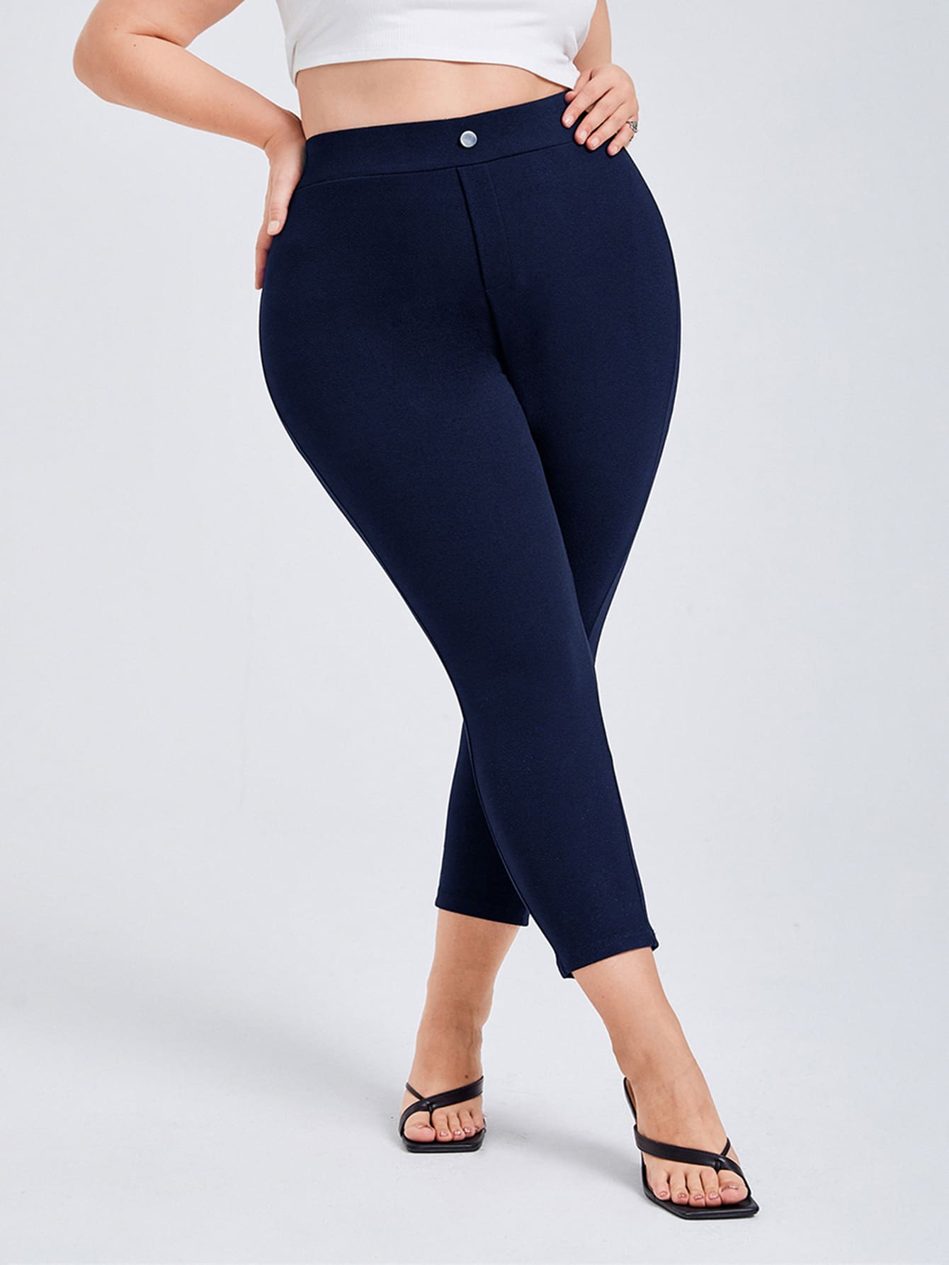 SHEIN Essnce 大碼素色九分緊身褲