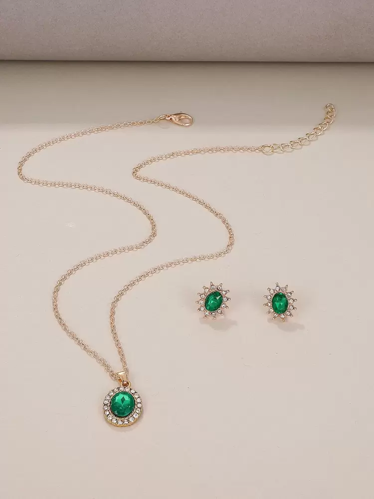 Rhinestone Oval Pendant Necklace & Stud Earrings