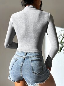 SHEIN Essnce 小高領半拉鏈短款T恤 - 灰色 - 查看 2