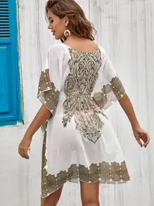 SHEIN Swim 佩斯利印花蝙蝠袖流蘇系帶雪紡罩衫連衣裙 - 卡其色 - 查看 2