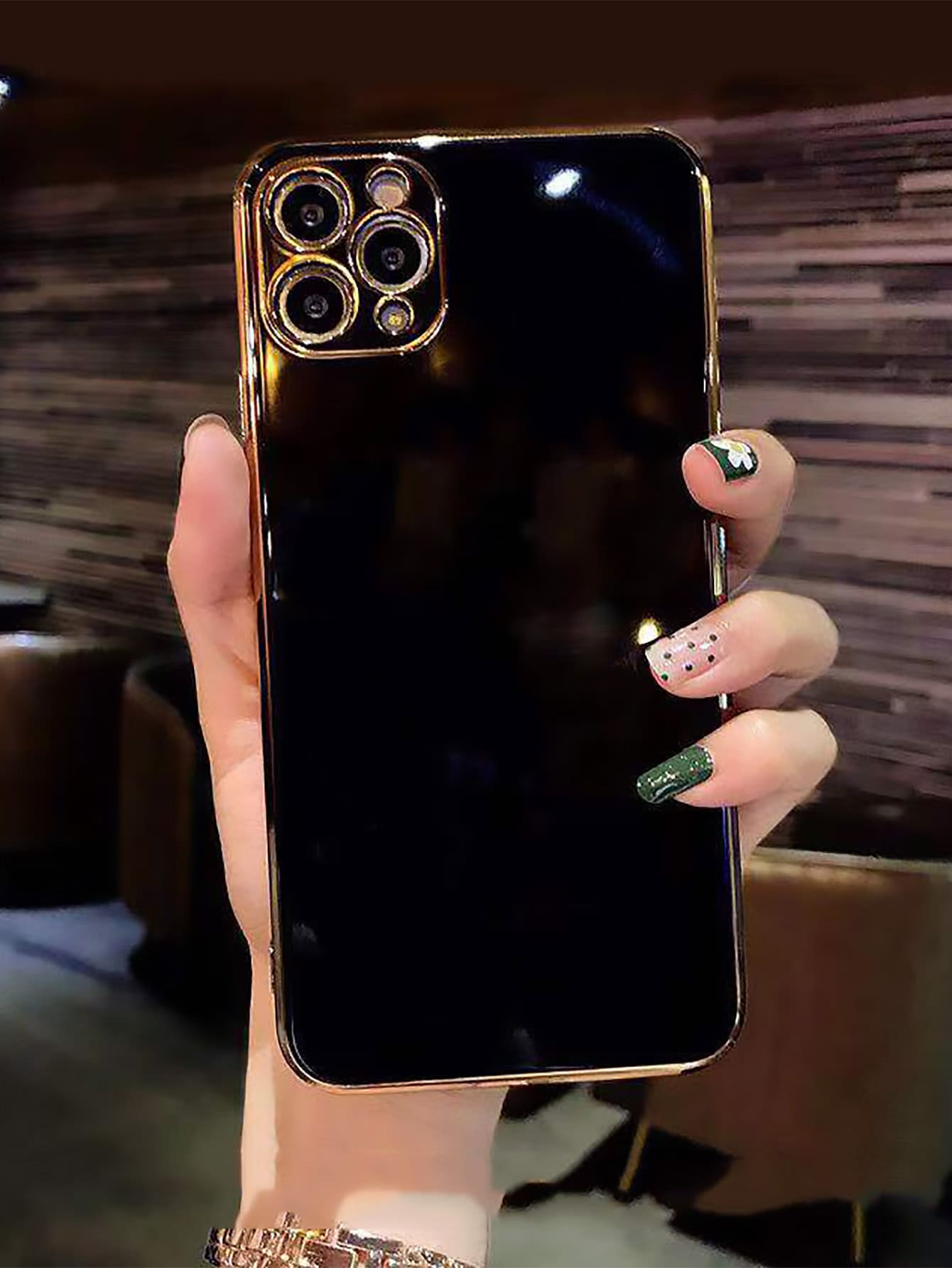 Ốp lưng điện thoại viền thẳng mạ điện 6D tương thích với iPhone 15, iPhone 15 Pro, iPhone 15 Pro Max, iPhone 16, iPhone 16 Pro, iPhone 16 Plus, iPhone 16 Pro Max - màu đen - Xem 1