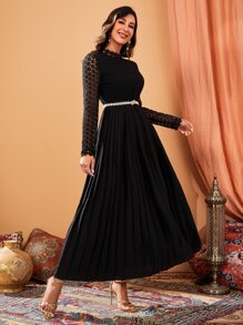 Modelyn Contrast Guipure Lace Pleated Hem Dress Without Belt - Black - View 3