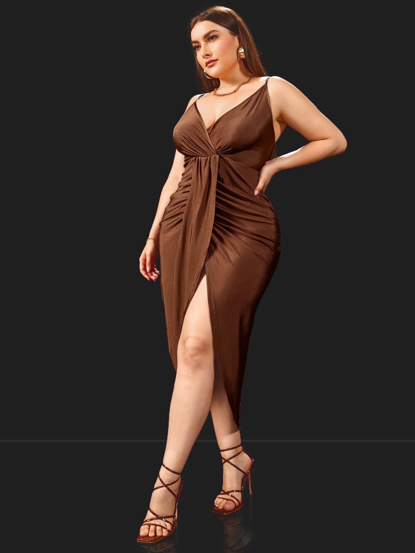 SHEIN Privé Đầm Plus Size Vắt Xù Trọn gói màu trơn Giải trí - Cà phê nâu - Xem 1