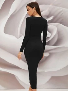 Modelyn Vestido ajustado escote V con fruncido fruncido delantero bajo con abertura - Negro - Ver 2