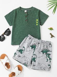 SHEIN 小男童補丁貼口袋半排扣T恤和恐龍印花短褲 - 彩色 - 查看 1