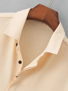 Manfinity Homme Hombres Camisa con botón bajo curvo - Caqui - Ver 4