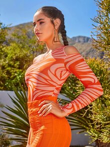 AVEEATION Graphic Print Cut Out One Shoulder Bodysuit - Multicolor - View 12