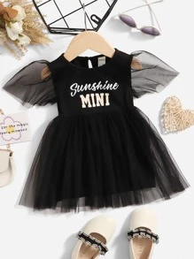 SHEIN 嬰兒字母圖案泡泡袖網紗拼接洋裝 - 黑色 - 查看 1