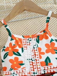 SHEIN Young Girl Floral Print Guipure Lace Panel Cami Top & Belted Schiffy Skirt
