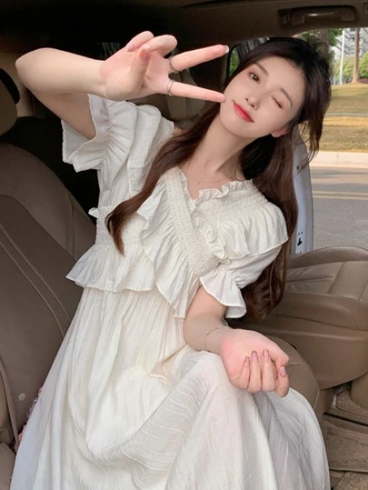 Honeyspot ソリッド フリルトリム ドレスの画像