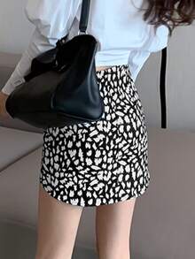 Falda recta con estampado - Blanco y Negro - Ver 2