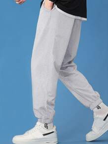 Manfinity Men Solid Slant Pocket Joggers - Light Grey - View 4