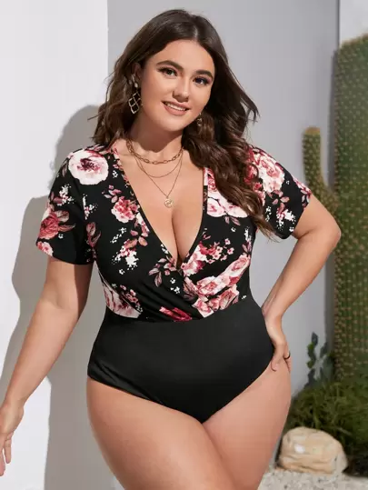 SHEIN Privé 大碼印花交疊領連身背心