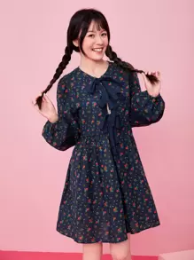 SHEIN LUNE 前結飾小碎花娃娃洋裝 - 藏蓝色 - 查看 1