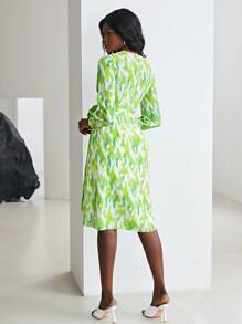 MOTF X Van Gogh INSPIRED 100% SILK SWIRL WRAP DRESS - Lime Green - View 3