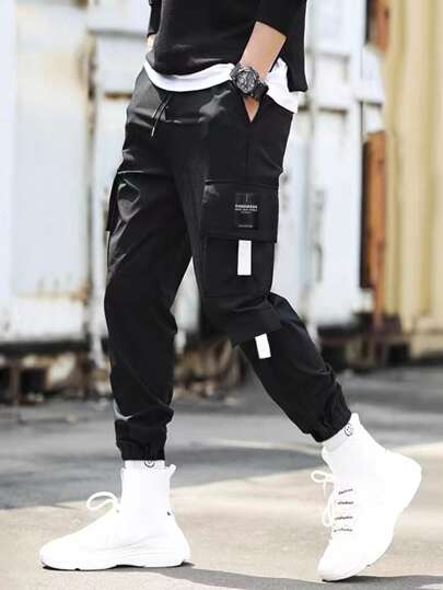 Men Letter Patched Flap Pocket Pants