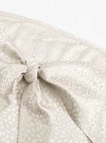 SHEIN Unity 緞面滿版圖案後繫帶手帕抹胸上衣 - 米色 - 查看 4