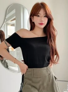 DAZY Solid Asymmetrical Neck Tee - Black - View 5