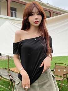 DAZY Solid Asymmetrical Neck Tee - Black - View 7