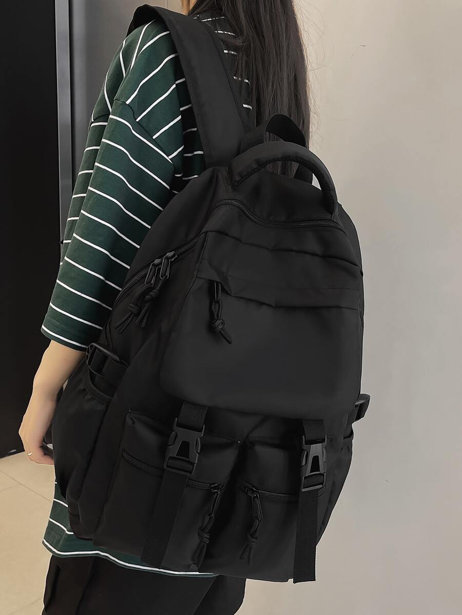 輕盈的商務休閒防水背包，設計方便攜帶，多個收納隔層，帶釋放扣細節，適用於青少女、女性、大學生、新手及白領工作者，在辦公室、大學、工作、商務、通勤、戶外、旅遊、郊遊、學校使用的背包，具有大容量、可容納筆記本電腦的收納格、可折疊、青少女、女性、大學生、男生及男性在大學、小學、中學、高中、工作、商務、通勤、戶外、旅遊、郊遊、學校使用的便攜式背包。