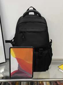 輕盈的商務休閒防水背包，設計方便攜帶，多個收納隔層，帶釋放扣細節，適用於青少女、女性、大學生、新手及白領工作者，在辦公室、大學、工作、商務、通勤、戶外、旅遊、郊遊、學校使用的背包，具有大容量、可容納筆記本電腦的收納格、可折疊、青少女、女性、大學生、男生及男性在大學、小學、中學、高中、工作、商務、通勤、戶外、旅遊、郊遊、學校使用的便攜式背包。