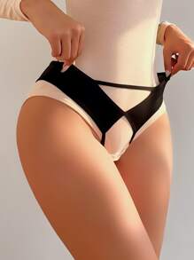 Classic Sexy Plain Cut-out Panty - Black - View 3